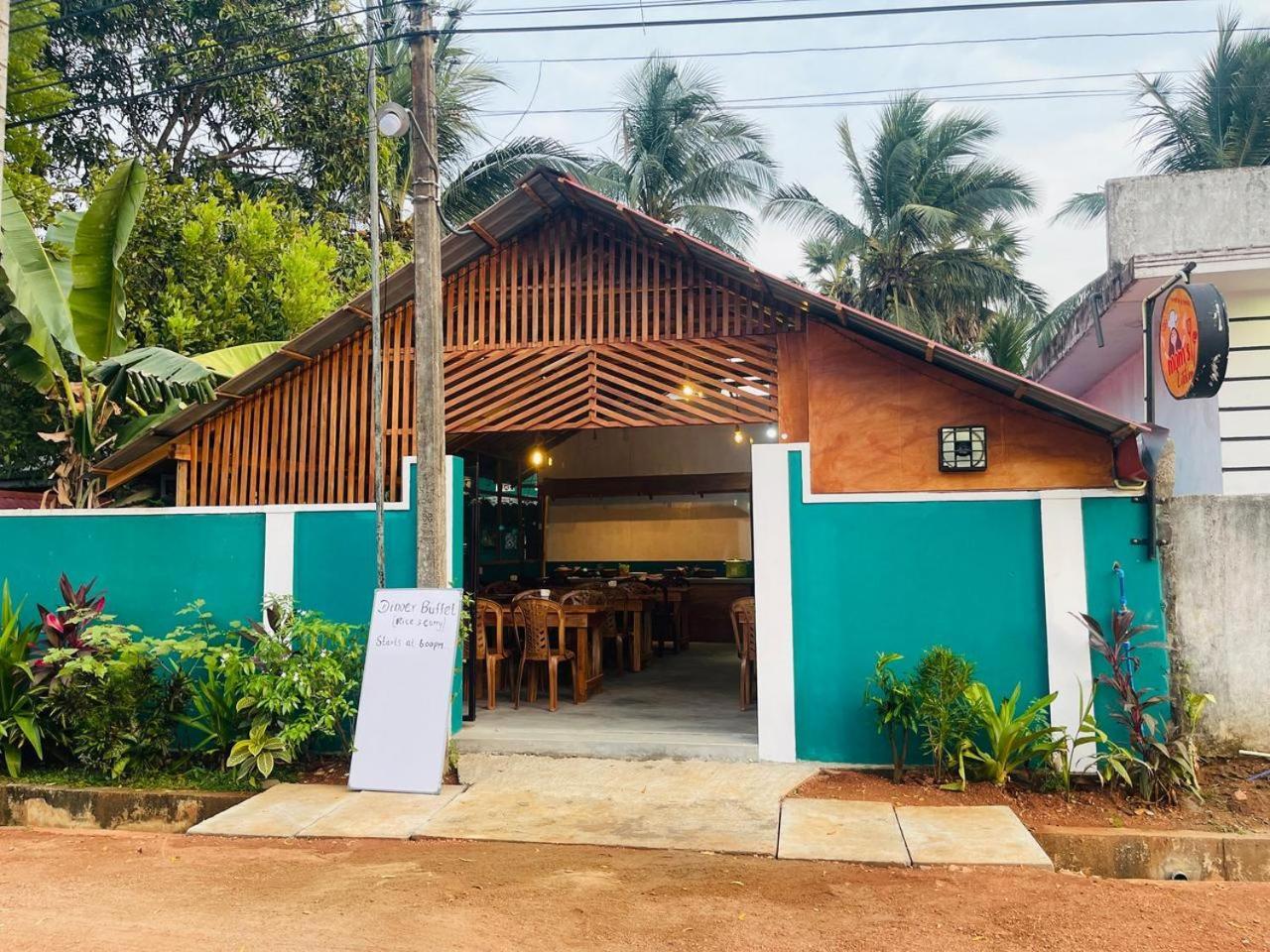 Alass Ga For Pets Lovers Trincomalee Exterior foto